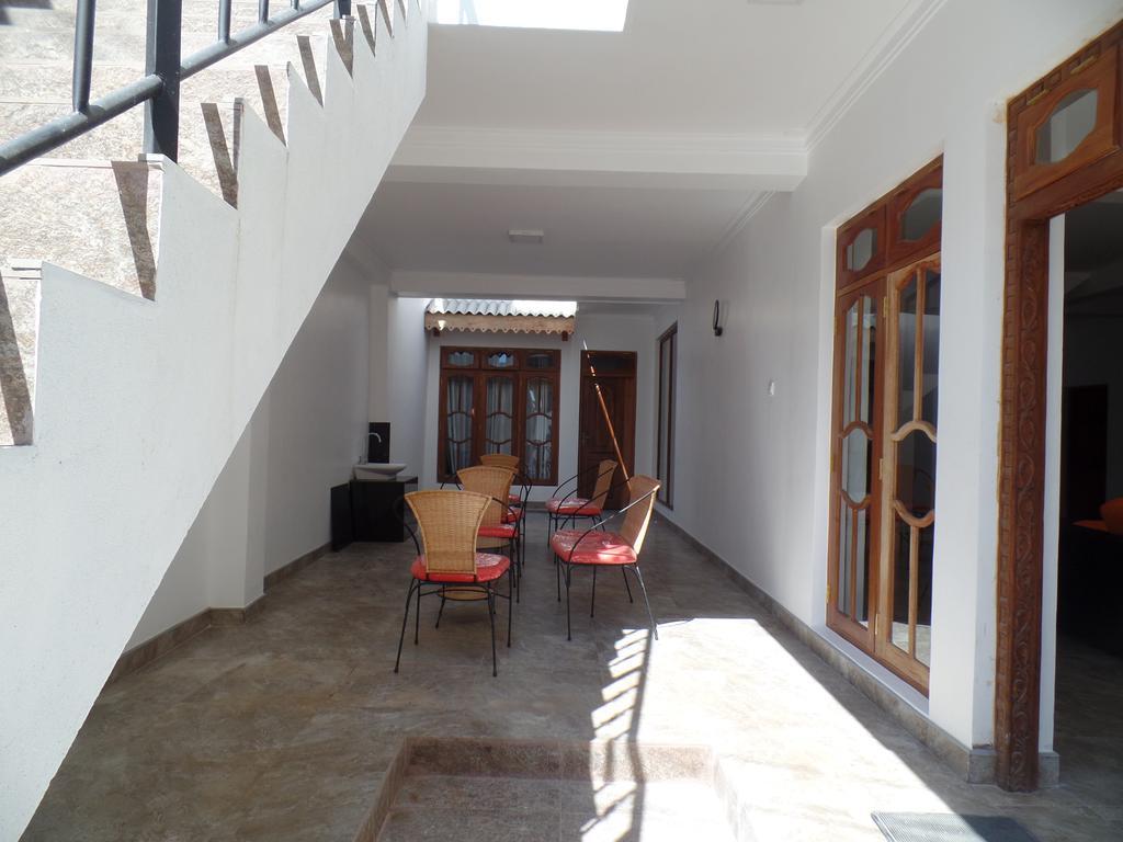 Kandyan Bluestar Villa ภายนอก รูปภาพ