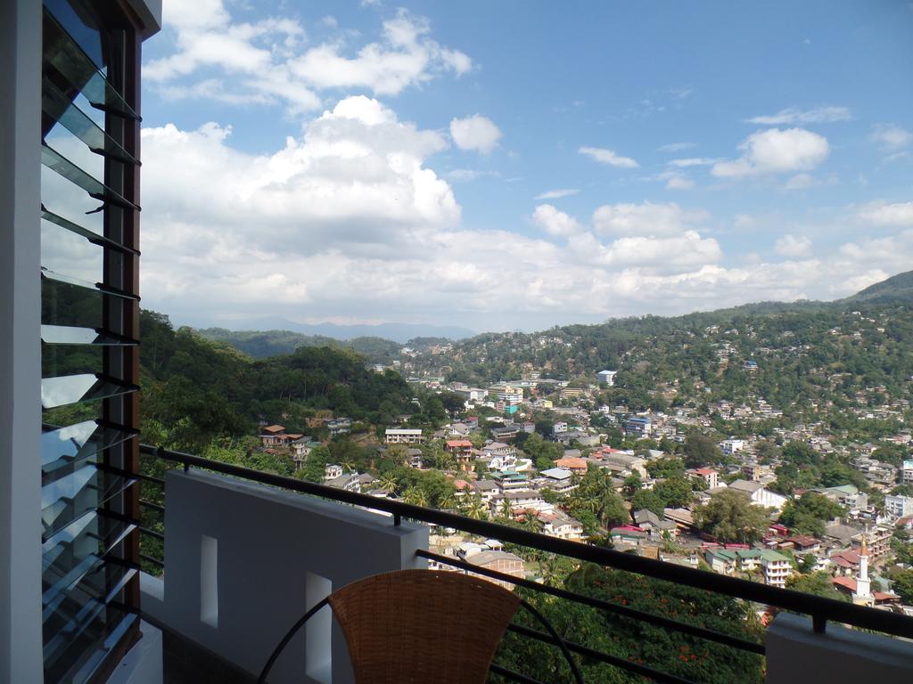 Kandyan Bluestar Villa ภายนอก รูปภาพ
