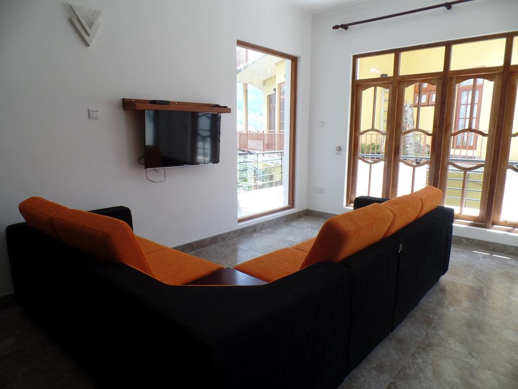 Kandyan Bluestar Villa ภายนอก รูปภาพ