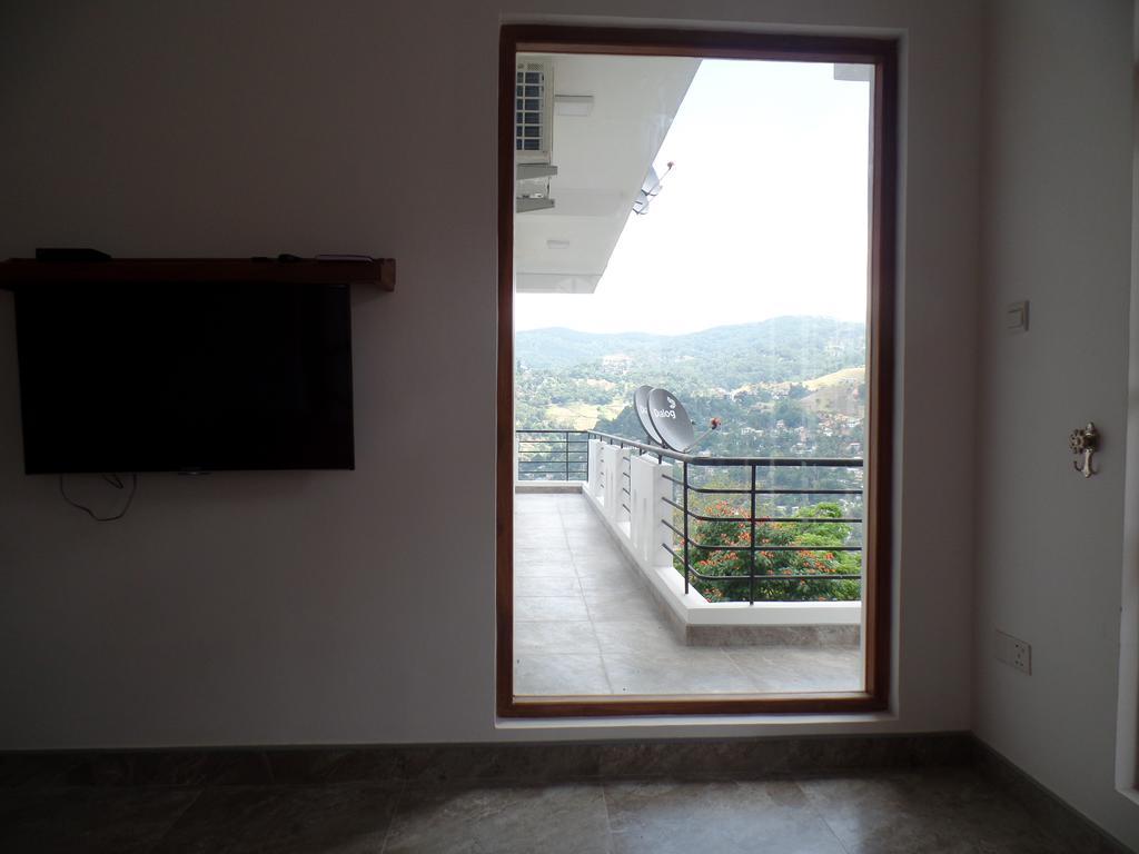 Kandyan Bluestar Villa ภายนอก รูปภาพ