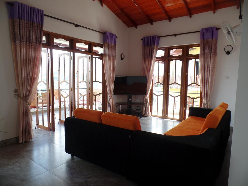 Kandyan Bluestar Villa ภายนอก รูปภาพ