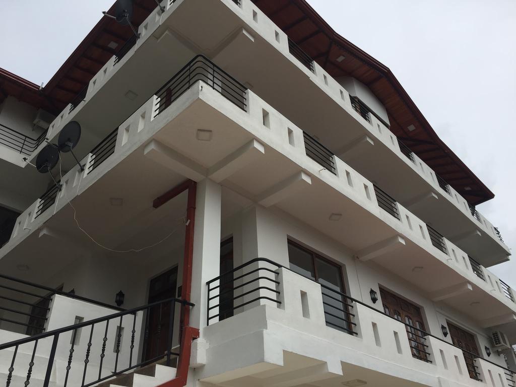 Kandyan Bluestar Villa ภายนอก รูปภาพ